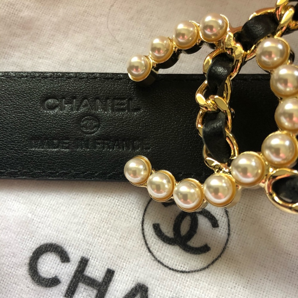 SOLD🌺Chanel belt with leather and pearls buckle